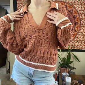 Women’s M Universal Thread Rust Brown V-Neck Sweater